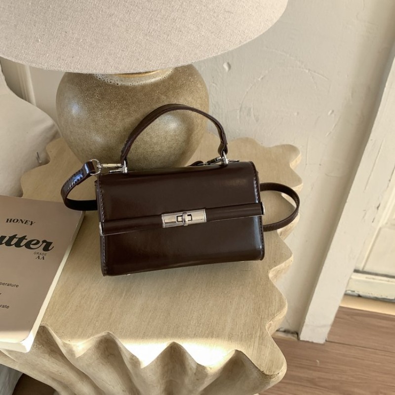 Luxe lederen, modieuze, elegan - Vintage Fashion In Paris recensie en prijs
