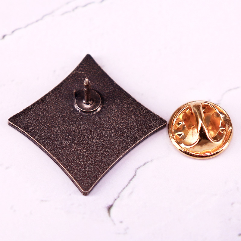 Cosmere symbool badge stormlic - Vintage Fashion Archive recensie en prijs
