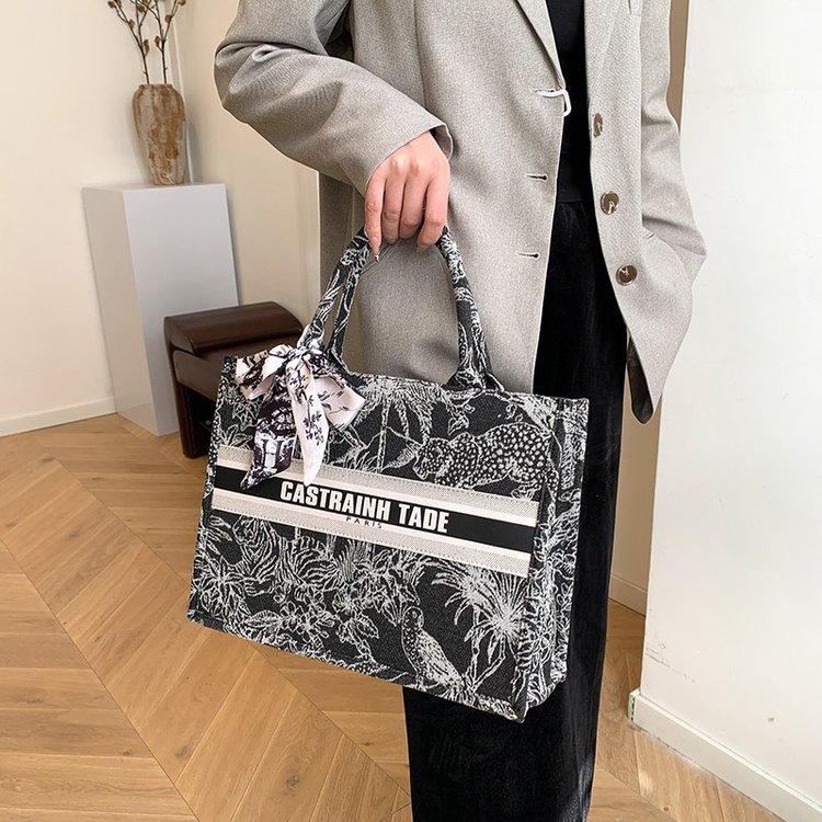 Hoogwaardige modieuze vintage  - Vintage Fashion In Paris recensie en prijs